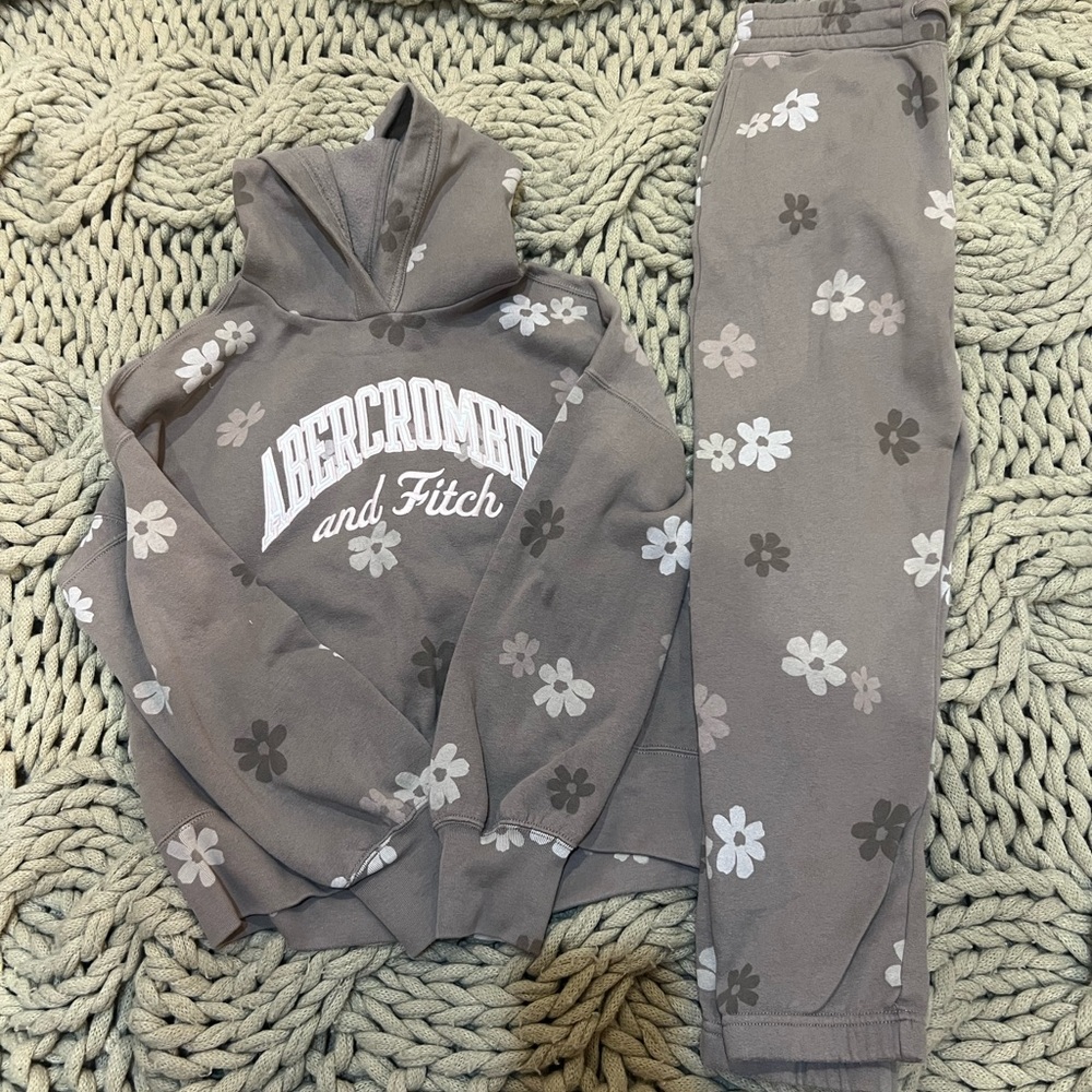 Abercrombie Kids Grey Floral Sweatset